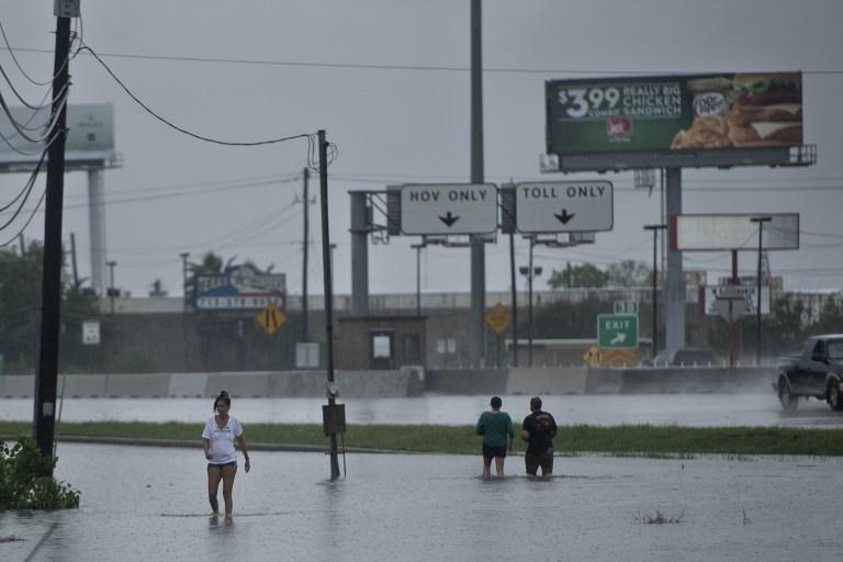 Dramatično stanje u Houstonu: Uragan izazvao neviđene poplave, otkazani letovi