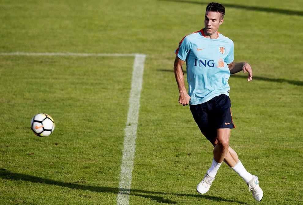 Van Persi napustio reprezentaciju Holandije zbog povredee koljena