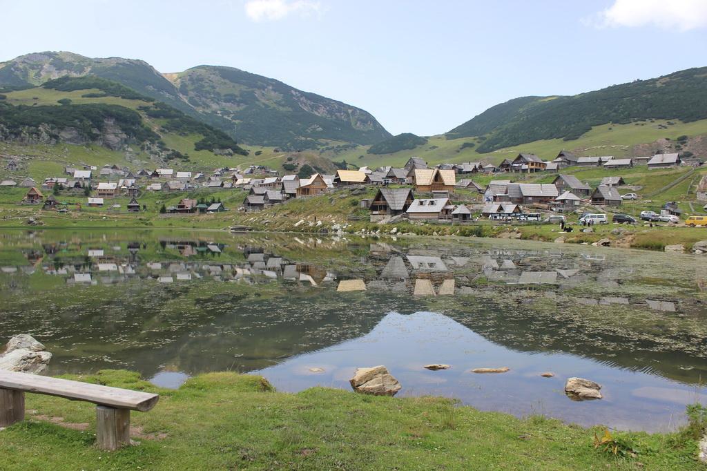 Biser prirode srednje Bosne mamac za turiste: Prokoško jezero najbolje posjetiti ljeti i ujesen, do prvih mrazeva