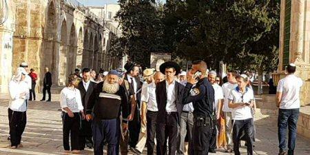 Drama u Jerusalemu: U kompleks džamije Al-Aksa upalo 300 izraelskih doseljenika