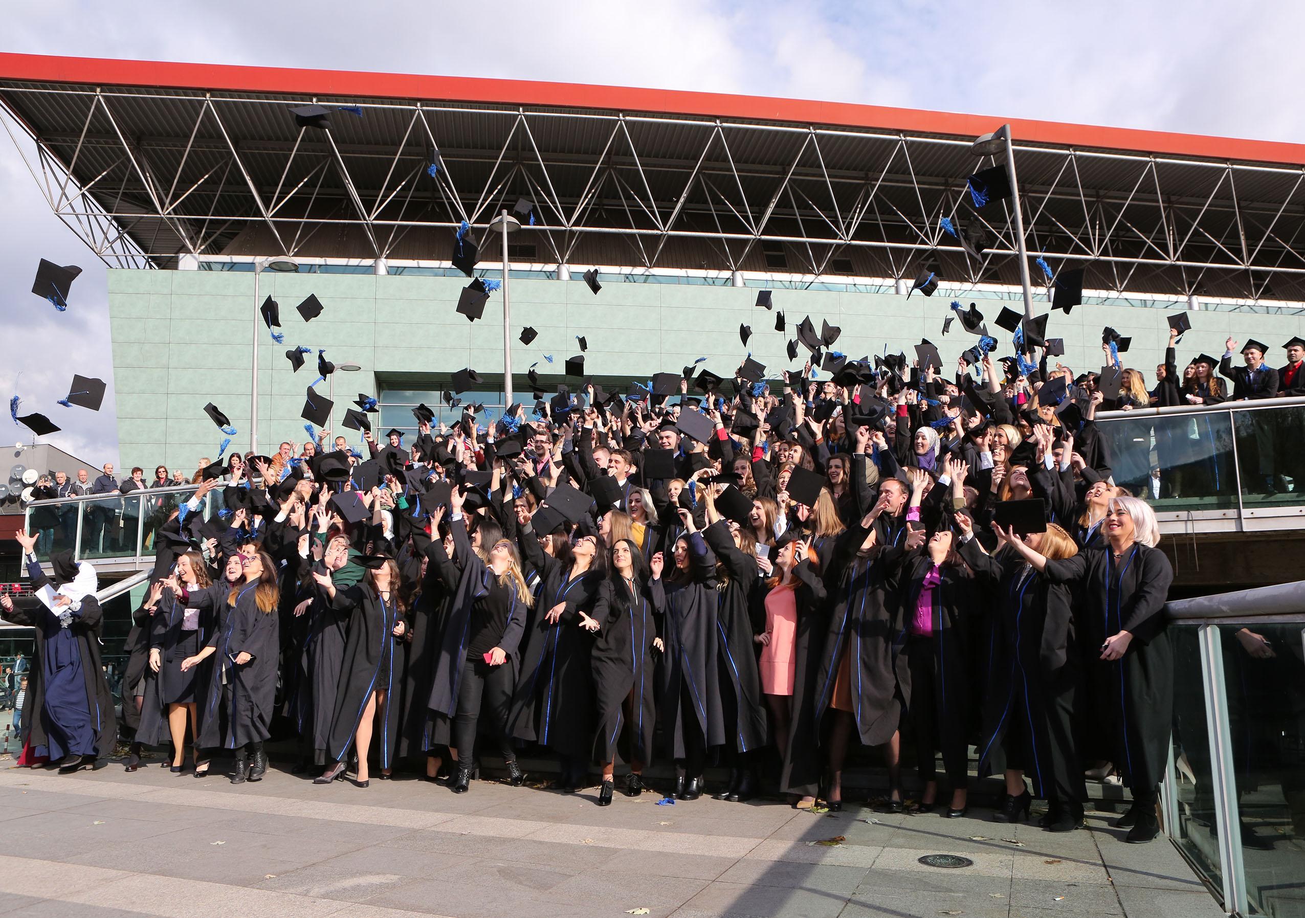 Univerzitet u Zenici: Uručene diplome za 493 diplomanta, 47 magistara struke i dva magistra nauka