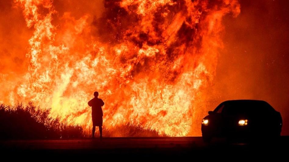 Građani upozoreni da budu spremni za evakuaciju, hiljade vatrogasaca bore se sa vatrenom stihijom