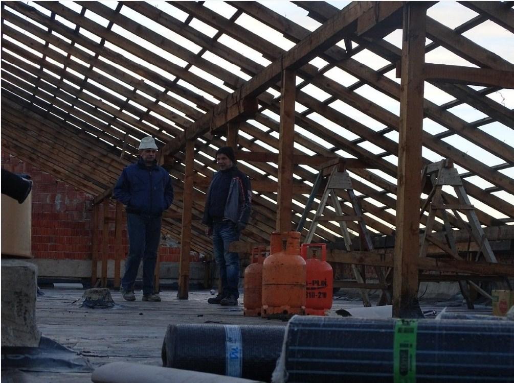 Radnici na krovu: Počeli s popravkama ( G. Dakić) - Avaz
