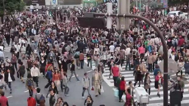 Na ovoj raskrsnici je najveća ljudska "košnica" na svijetu: Kada se upali zeleno, 2.500 ljudi pređe ulice za 180 sekundi