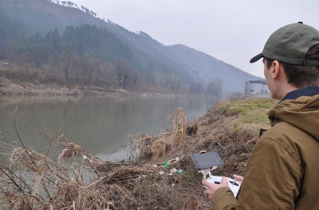 Deseti dan potrage za Esadom Omersoftićem: Obala rijeke Bosne snimala se dronom