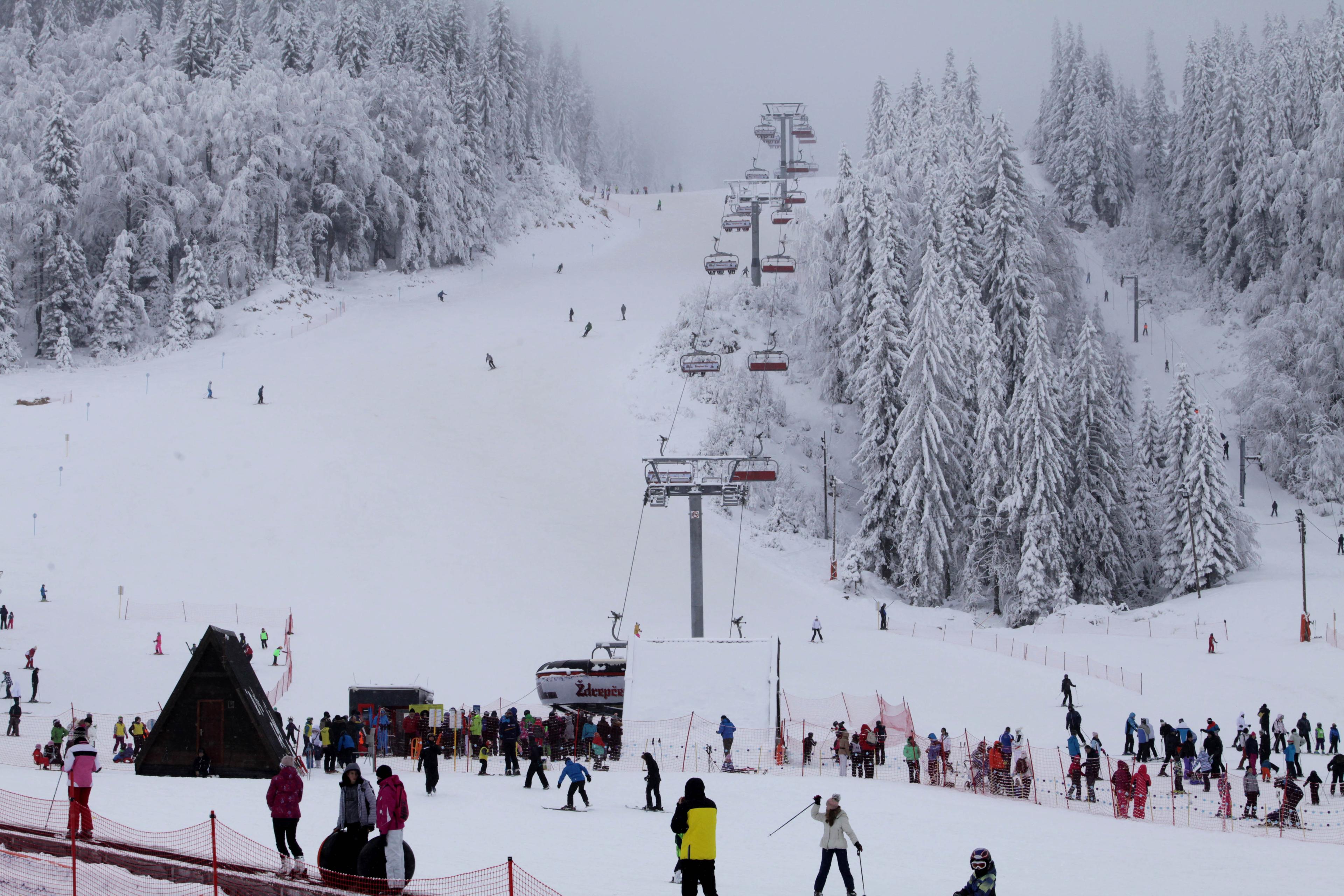 Rekordna posjećenost na Jahorini, skijalo više od 10.000 skijaša i bordera