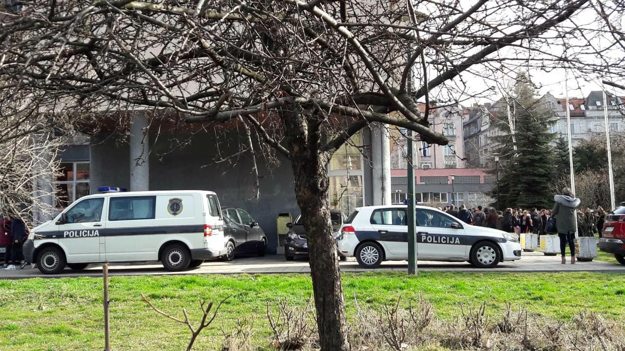 Sarajevo: Lažna dojava o bombi u Drugoj gimnaziji