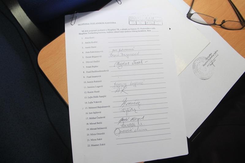 Potpisi poslanika koji su tražili hitnu sjednicu - Avaz
