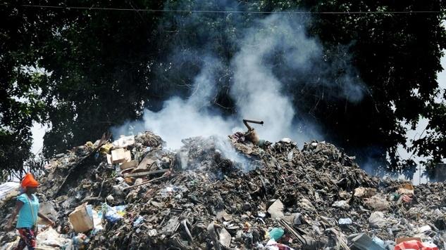 Srušila se gomila smeća u Mozambiku, 17 osoba poginulo