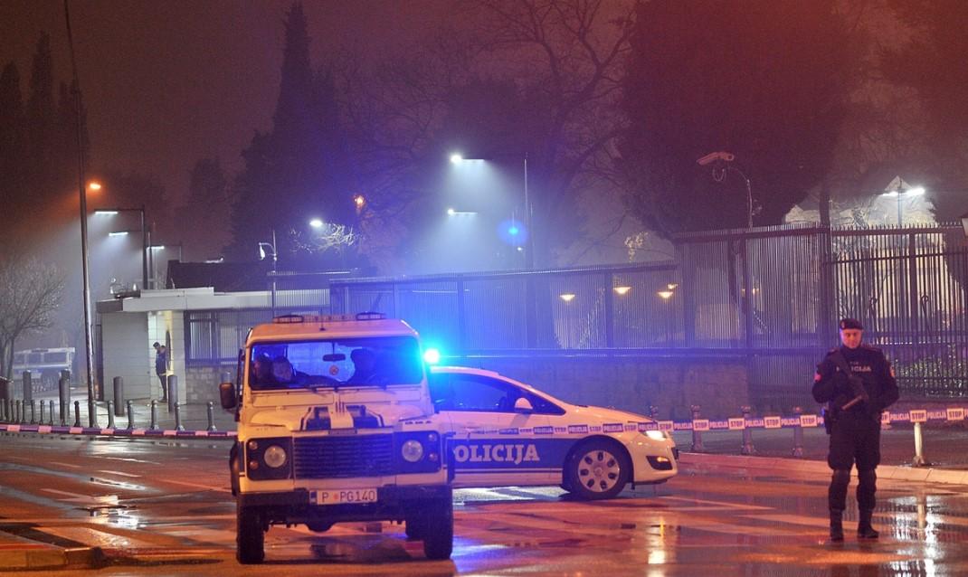 Bačena bomba na Ambasadu SAD u Podgorici, napadač se ubio