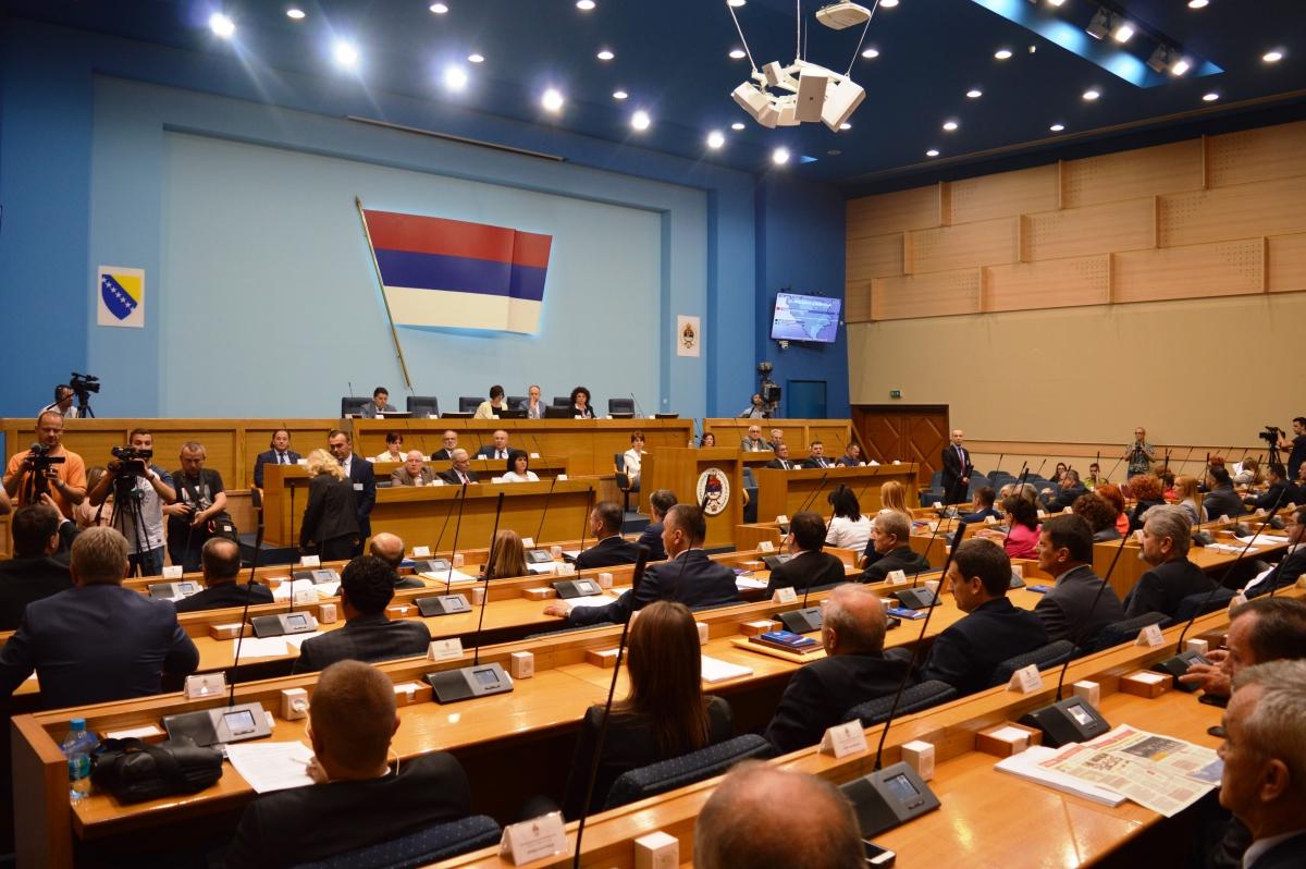 U Narodnoj skupštini RS odbijeni amandmani u vezi s bosanskim jezikom