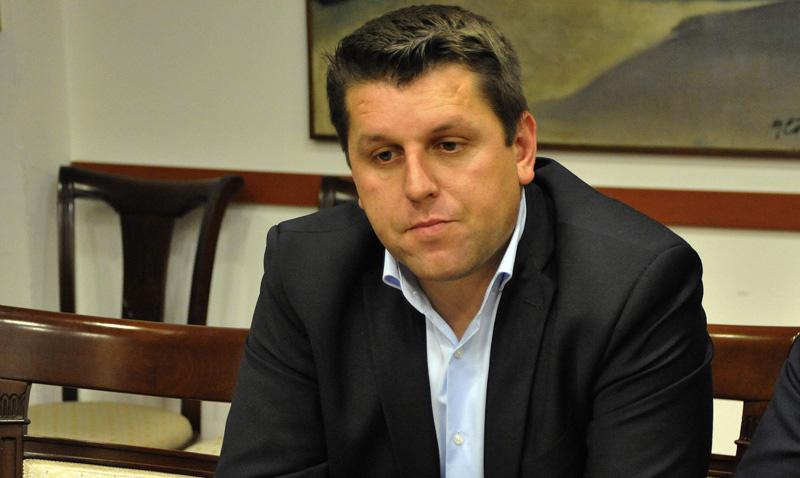 Duraković traži poništenje sporazuma s Katoličkom i Srpskom pravoslavnom crkvom
