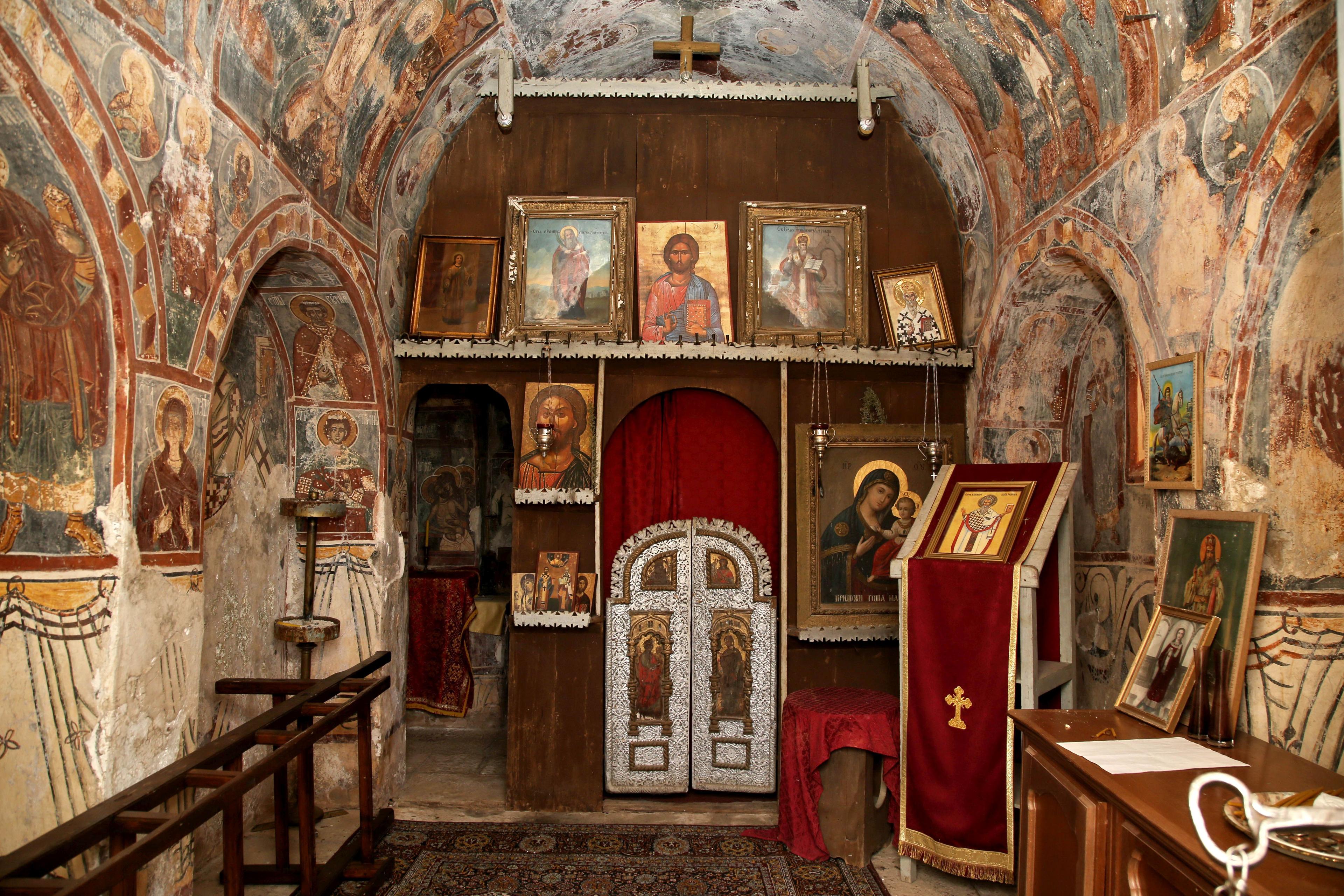 Zanimljiva unutrašnjost crkve: Ikone stare nekoliko stoljeća - Avaz