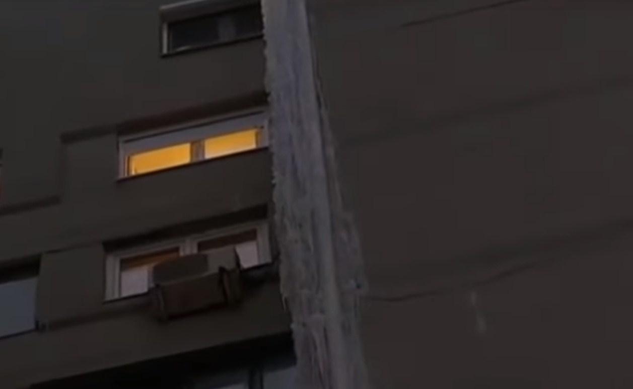Ledenica teška 100 kilograma i duga 50 metara prijeti stanarima jedne zgrade u Beogradu