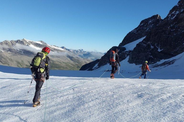 Albanski specijalci i vojska spašavaju četiri planinara s planine Sotir