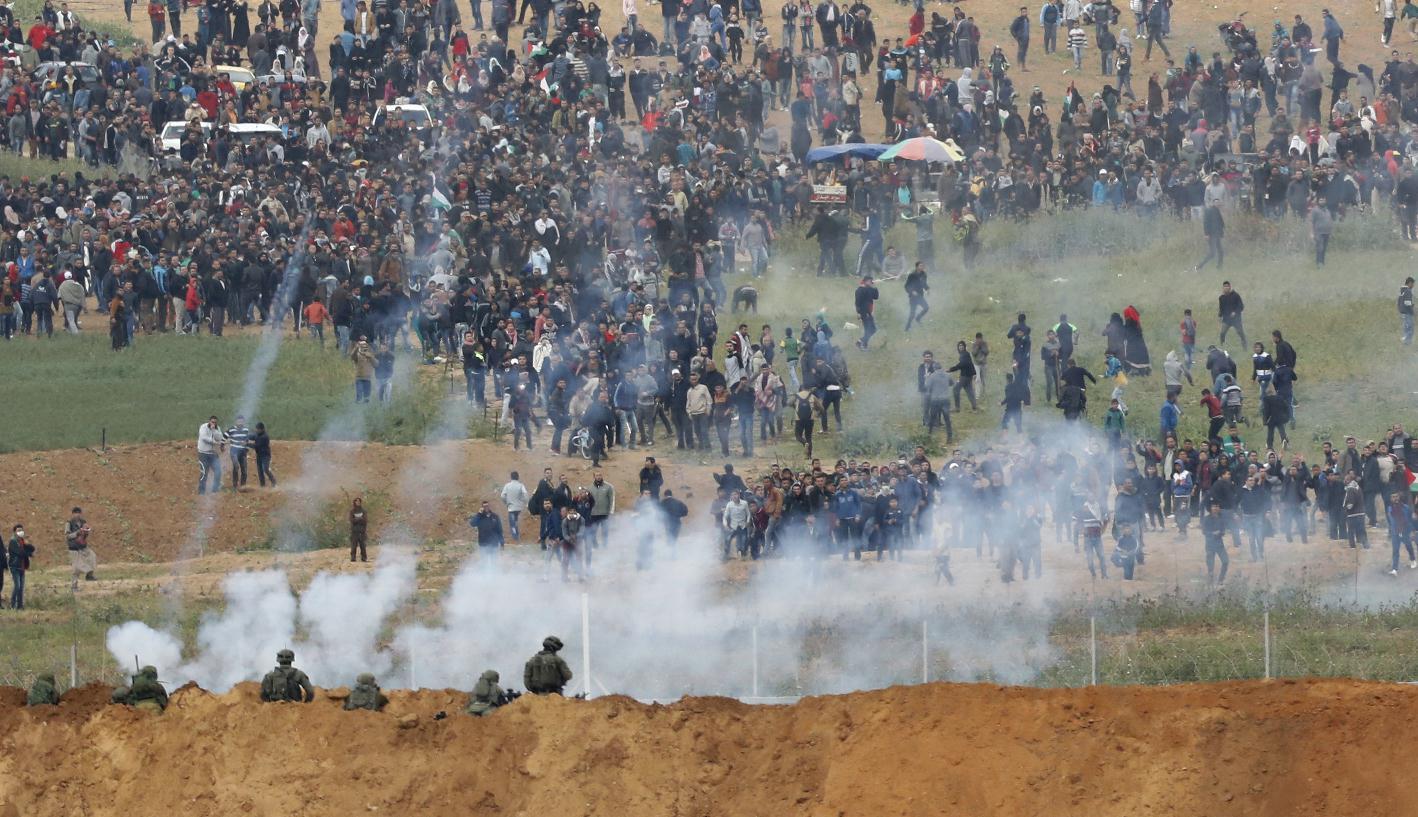 Nekoliko hiljada Palestinaca maršira na granici s Izraelom, najmanje pet ubijenih