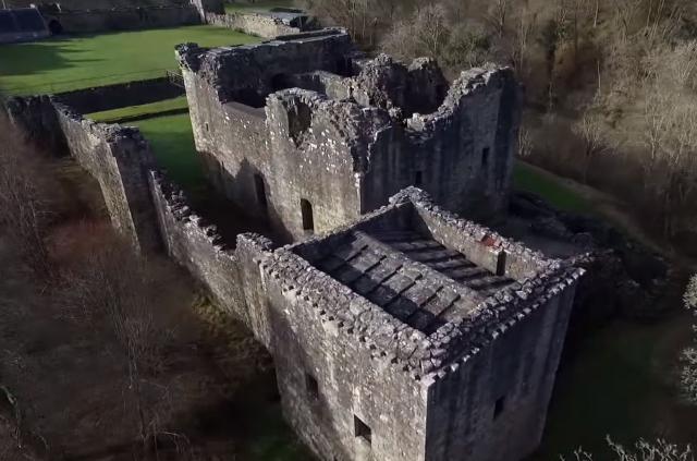 Nakon što niko nije uspio 500 godina, jazavac zatvorio zamak u Škotskoj