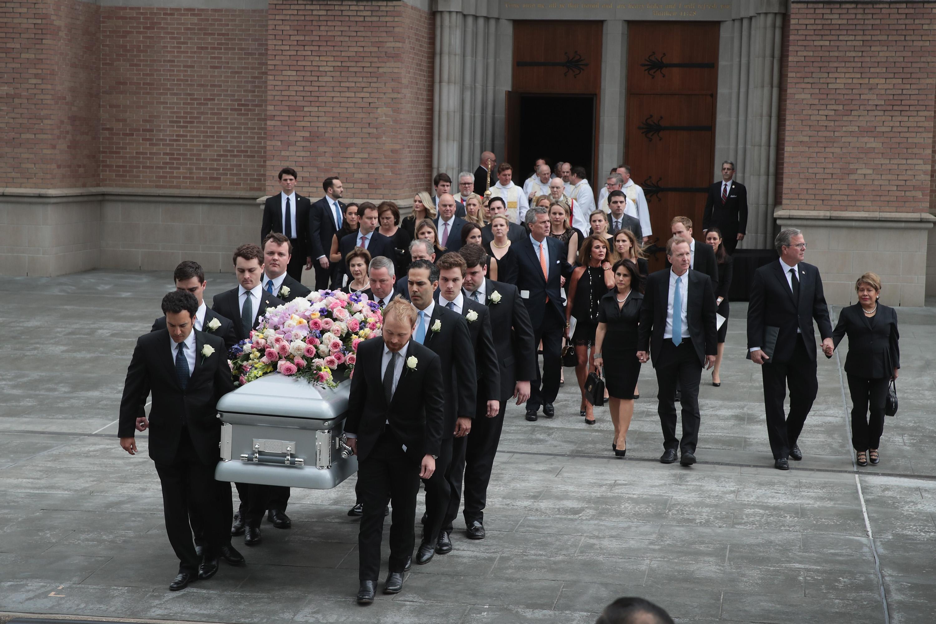 Barbara Buš sahranjena pored svoje kćerke
