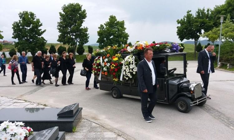 Na gradskom groblju "Vlakovo" u Sarajevu sahranjen novinar Mladen Vujić