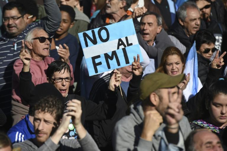 Hiljade Argentinaca protestiraju zbog namjere vlade da osigura kreditnu liniju od MMF-a
