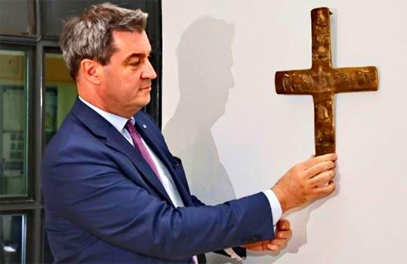 U Bavarskoj od danas obavezno isticanje križa u javnim ustanovama