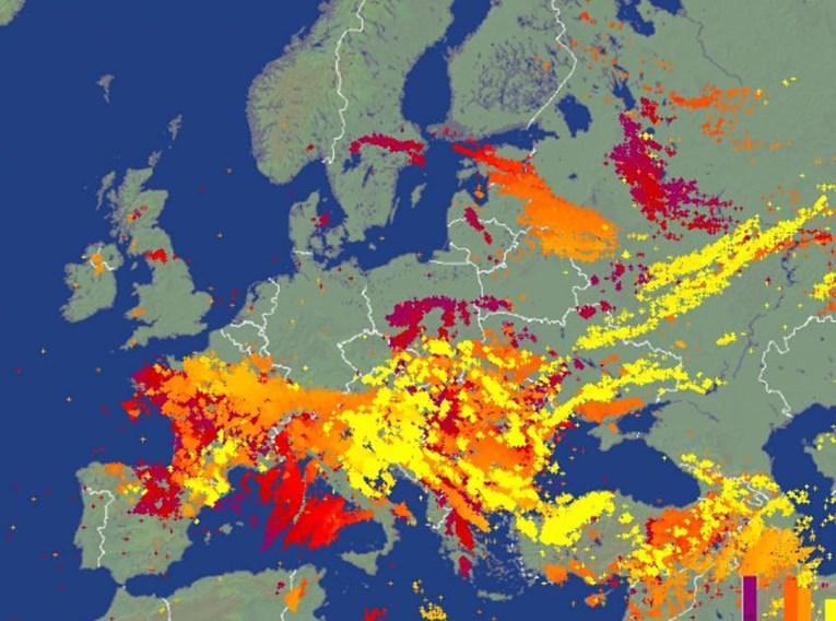 Munje parale nebo nad Evropom, zabilježeno više od pola miliona udara u posljednjih 48 sati