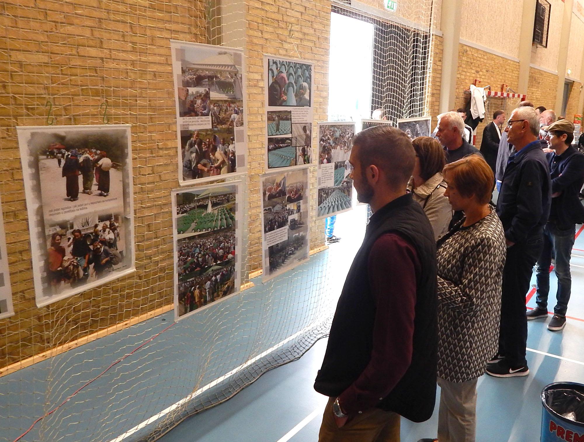 U gradu Koldingu u Danskoj promovisana fotomonografija „Srebrenički put pakla“ „Avazovog“ fotoreportera Ahmeta Bajrića Blicka