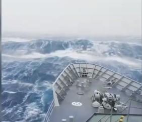 Zastrašujući snimak oluje koji ne smijete gledati ako planirate ljeto provesti na brodu ili kruzeru