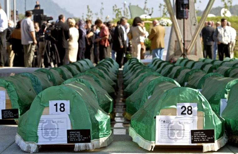 Posmrtni ostaci 35 žrtava genocida u Srebrenici danas će biti prevezeni u Potočare