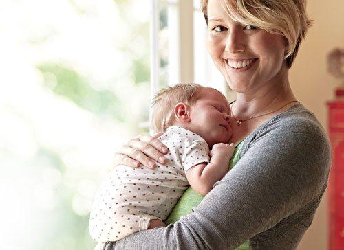 Mazite svoju djecu: Kako na bebe djeluje nošenje u naručju