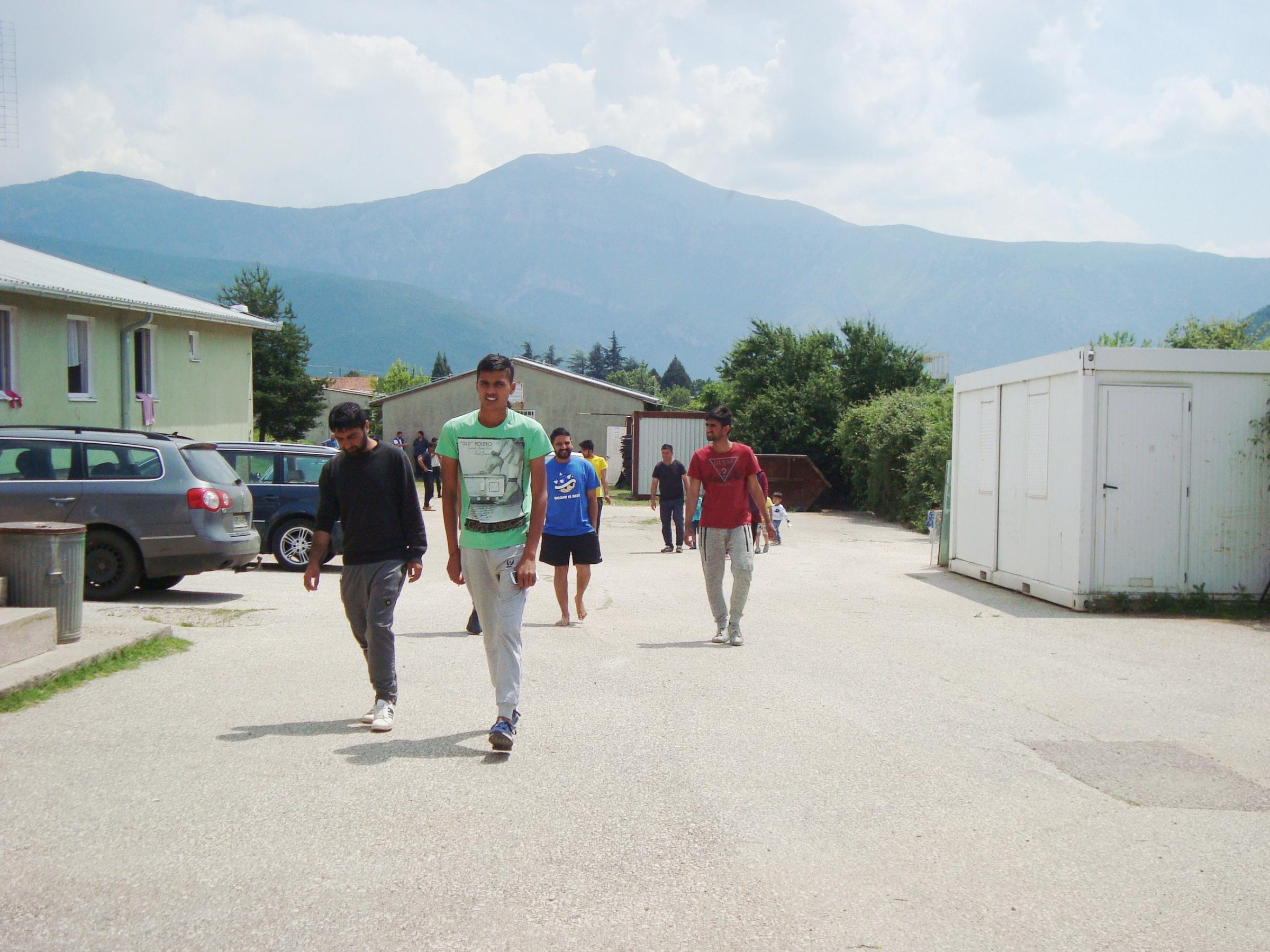 Migranti u Salakovcu uče bosanski
