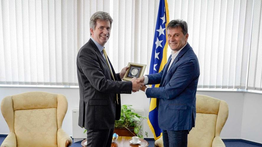 Ambasador Ferguson u oproštajnoj posjeti kod premijera Novalića