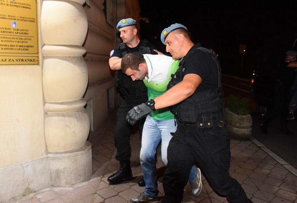 Uhapšeno pet osoba u Sarajevu: Maskirani u policajce, presreli kombi s migrantima i oteli im 12.700 maraka
