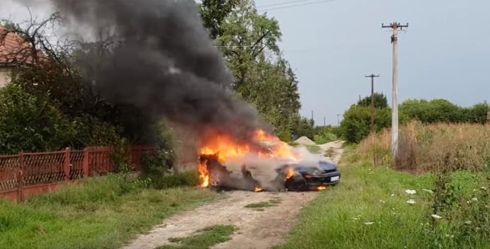 Muškarac iz Srbije zapalio automobil jer nije prošao tehnički pregled