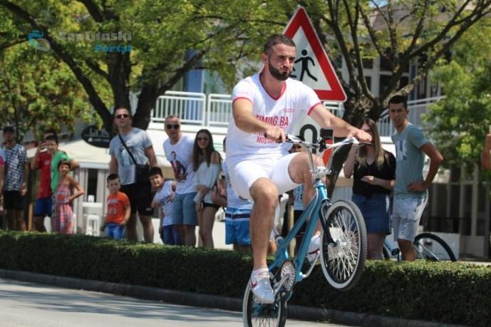 Ibro Basarić najbrži na svijetu u vožnji bicikla na zadnjem točku