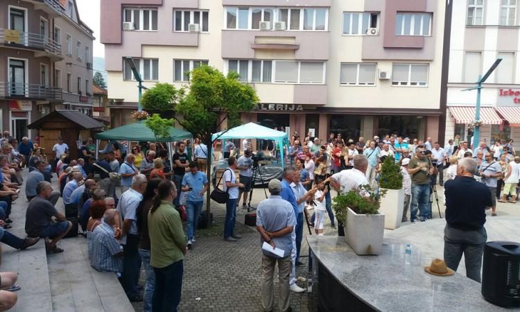 U Bihaću održan protestni skup "Minuta do 12"