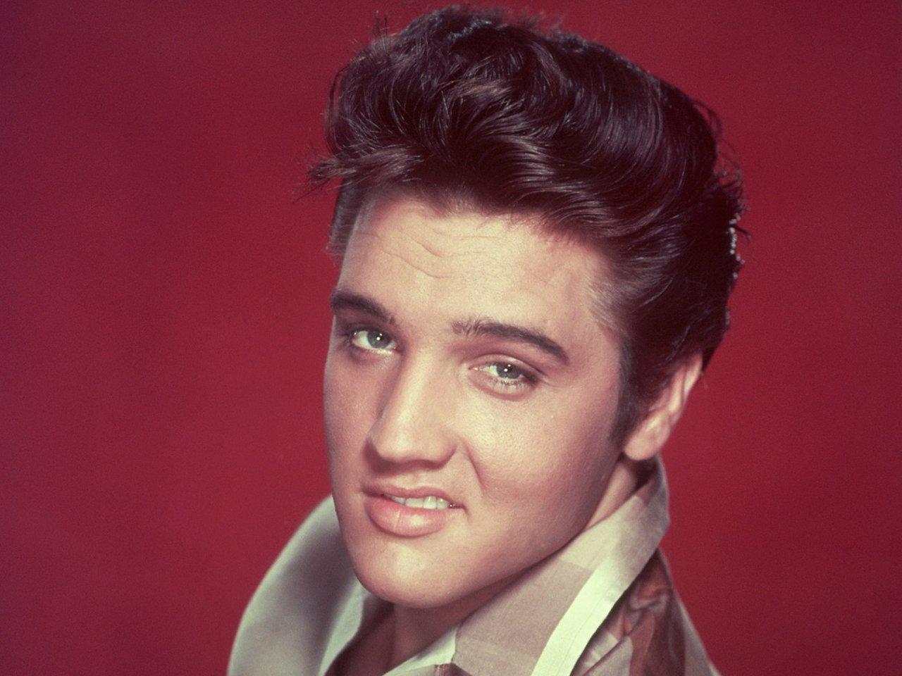 Na današnji dan preminuo Elvis Prisli: Umjesto bicikla dobio gitaru i postao zvijezda