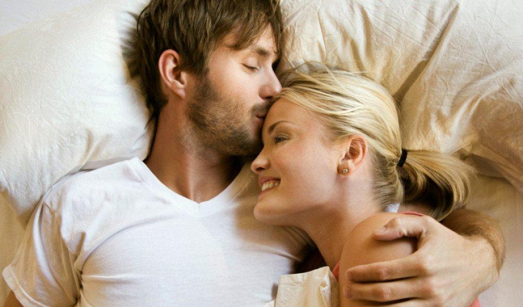 Pet znakova koji otkrivaju uživa li vaš partner u vođenju ljubavi