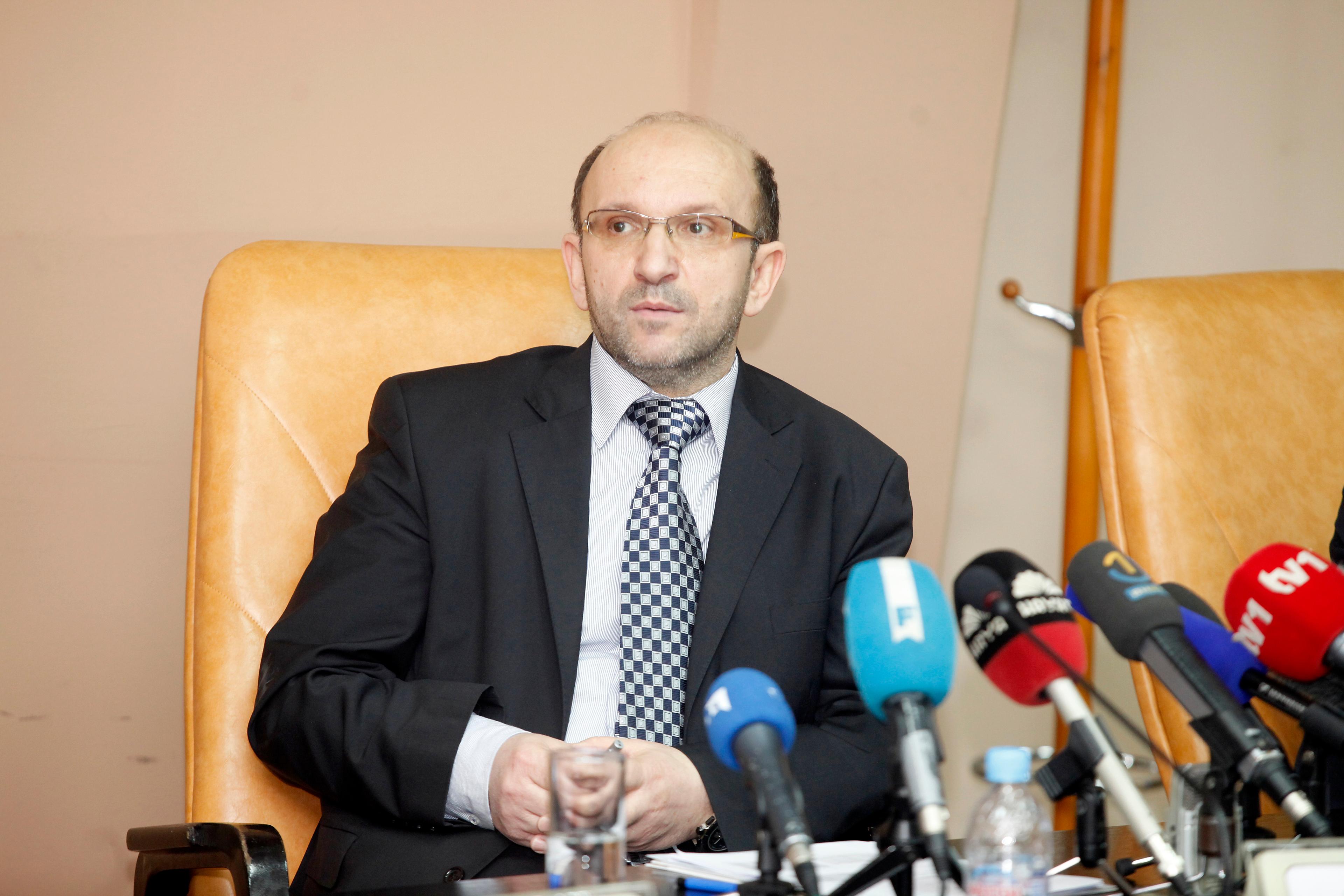 Ministri iz SDA bili protiv „oštrijeg“ odgovora na Isovićevu tužbu
