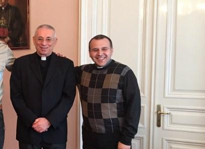 Svećenik iz Hrvatske poziva vjernike da migrantima ne daju hranu i vodu