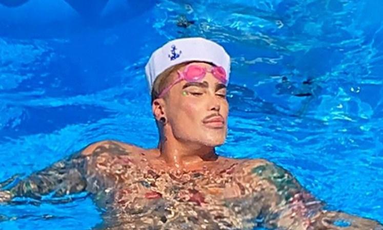 Hrvatski stilista Neven Ciganović se pohvalio fotografijom na kojoj glumi sirenu