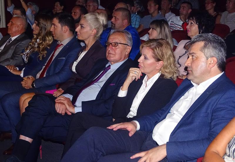 Narodno pozorište u Banjoj Luci: Kandidati SBB-a poručili da žele graditi RS podjednako kao i FBiH - Avaz