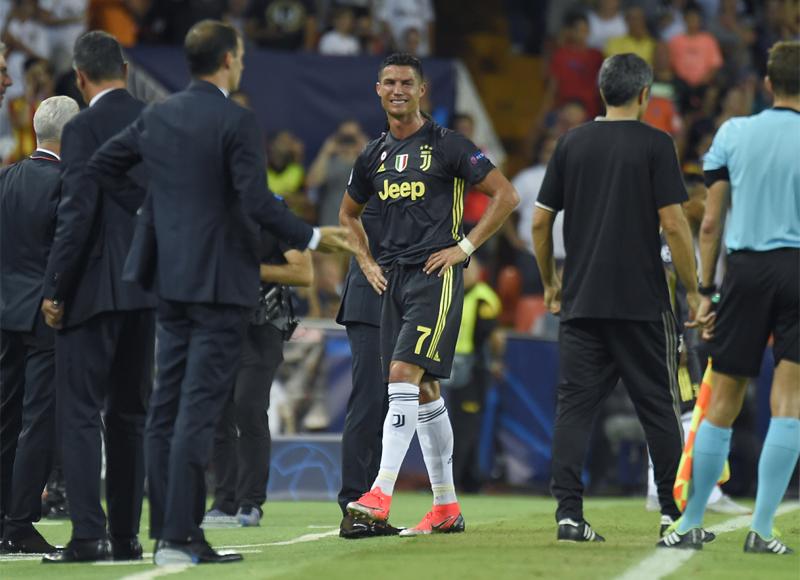 Ronaldo dobio direktan crveni karton, teren napustio u suzama