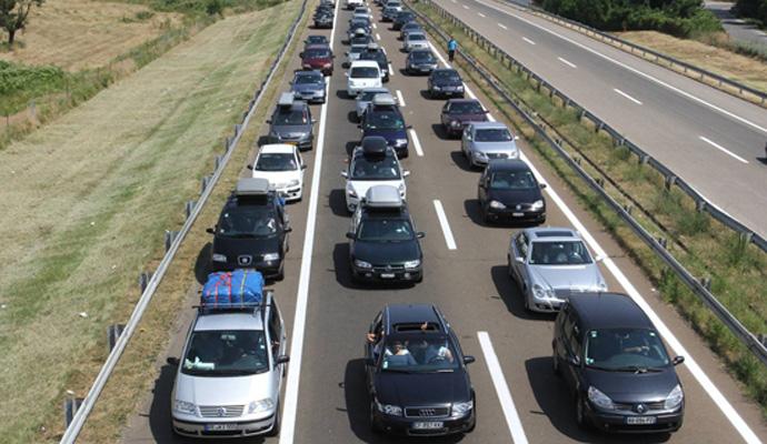 Vozači u Srbiji mete prevaranata: Predstavljaju se kao članovi auto-moto saveza i uzimaju im masne pare