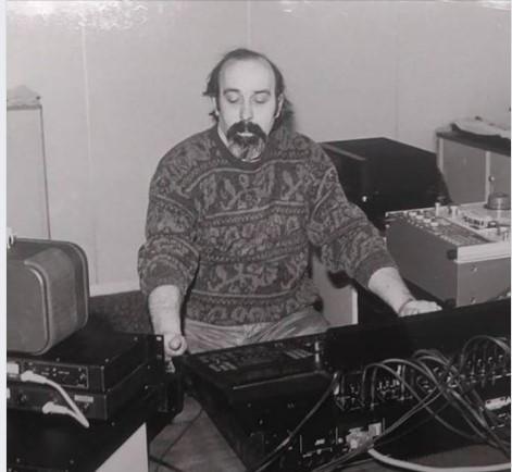 Mirsad Ibrić prilikom prvog javljanja u program radija M (18. 9. 1990.) - Avaz