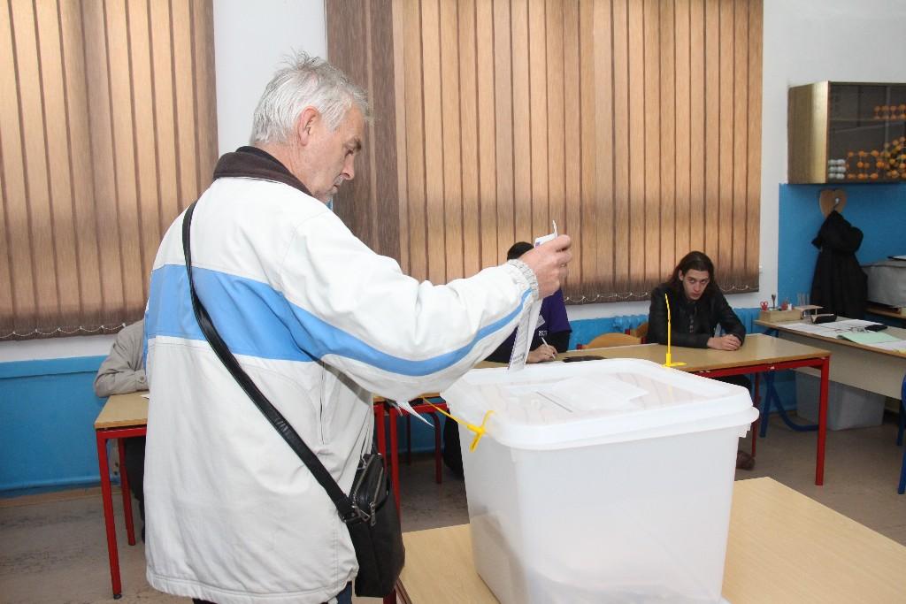 Nakon problema s odustajanjem članova: Otvorena sva biračka mjesta u Zenici