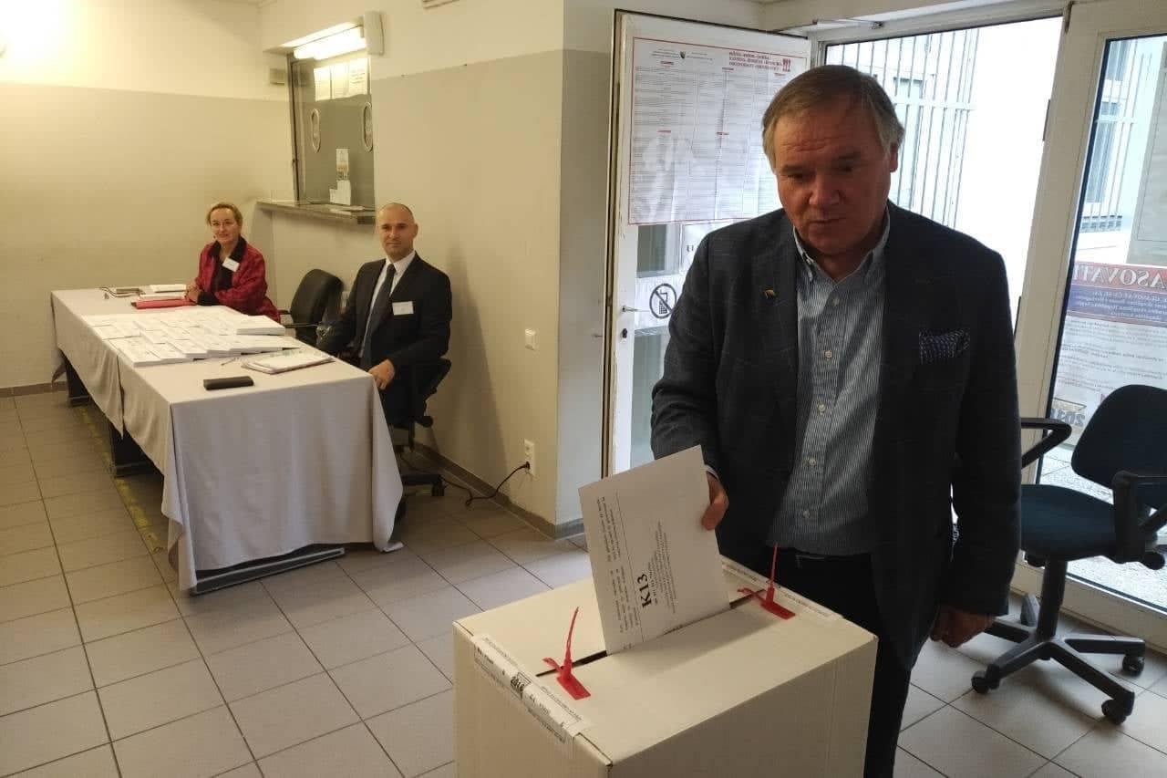 Ambasador BiH Kemal Kozarić glasao u Beču