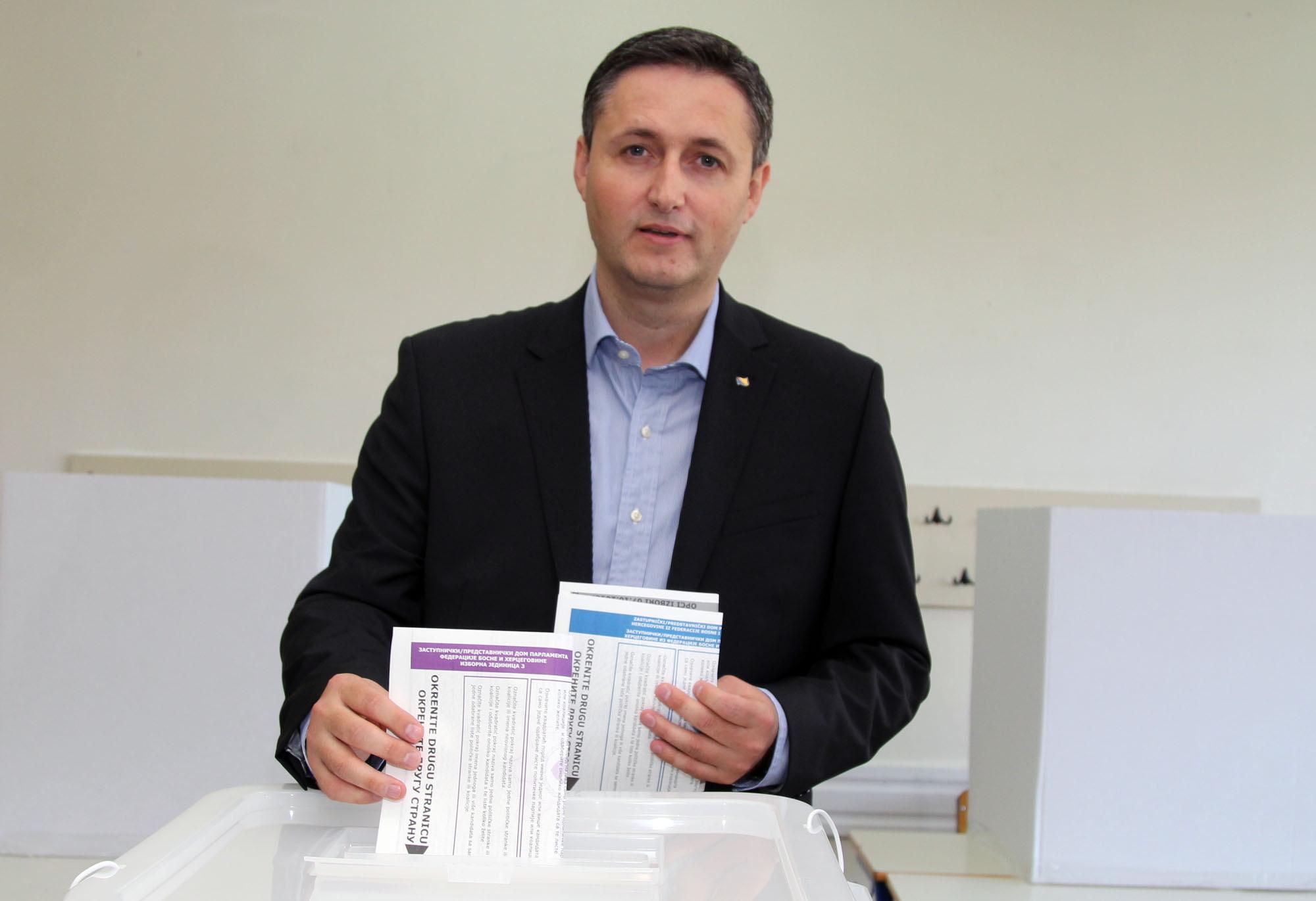 Denis Bećirović glasao u Tuzli