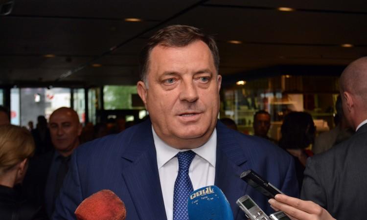 Dodik: Situacija u Rafineriji pod kontrolom, utvrditi uzroke incidenta