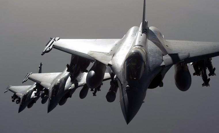 Belgijanac slučajno pritisnuo "pogrešno dugme" pa zapucao iz topa F-16 i pogodio drugi avion